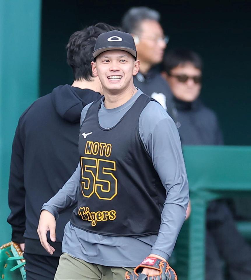 リラックスした表情を見せる能登（撮影・西田忠信）