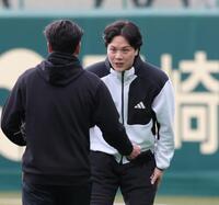 ＳＧＬを訪れ、関係者に挨拶をする伏見