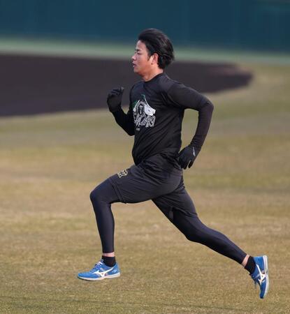 ダッシュをする高橋（撮影・中田匡峻）