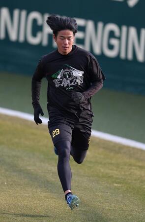 ダッシュをする高橋（撮影・中田匡峻）