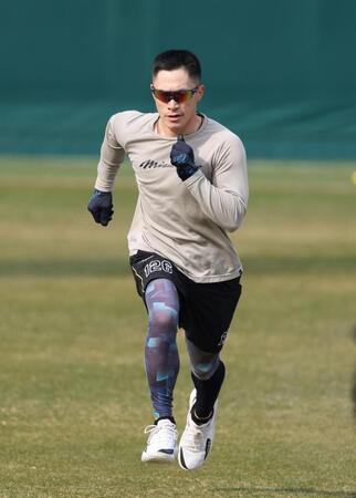 ダッシュをする福島（撮影・中田匡峻）