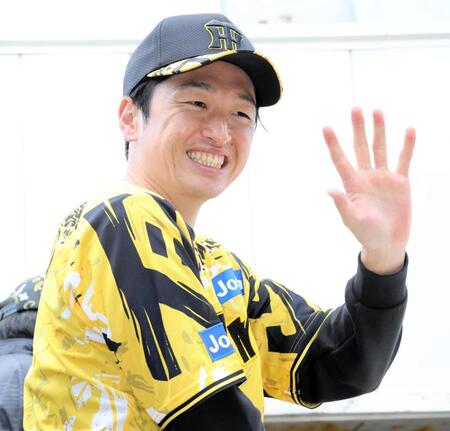 阪神・近本　自主トレ中の沖永良部島で打ち上げ花火　「かけがえのない花火で、すごく記憶に残っていく」島民応援に感謝