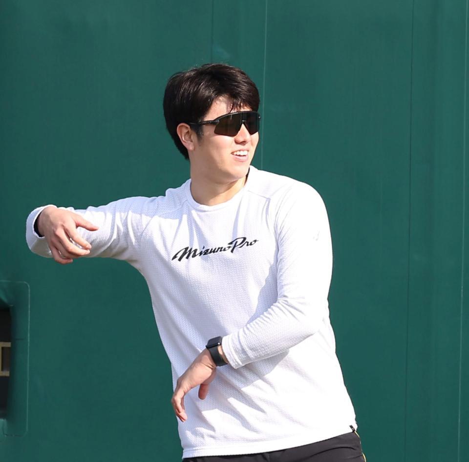 　笑顔を見せる石黒（撮影・西田忠信）