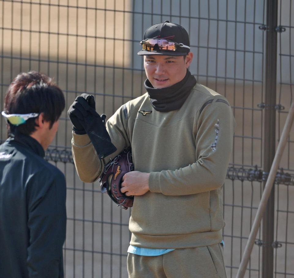 話をする栄枝（撮影・中田匡峻）