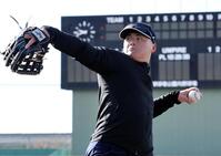 キャッチボールをする前川（撮影・田中太一）