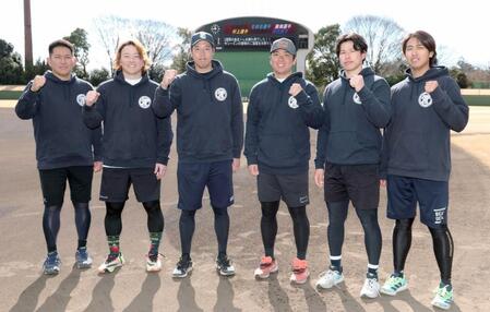 　“ＴＥＡＭ　ＡＯＹＡＧＩ”の（左から）広畑、生田目、青柳、村上、下川、深沢（撮影・金田祐二）