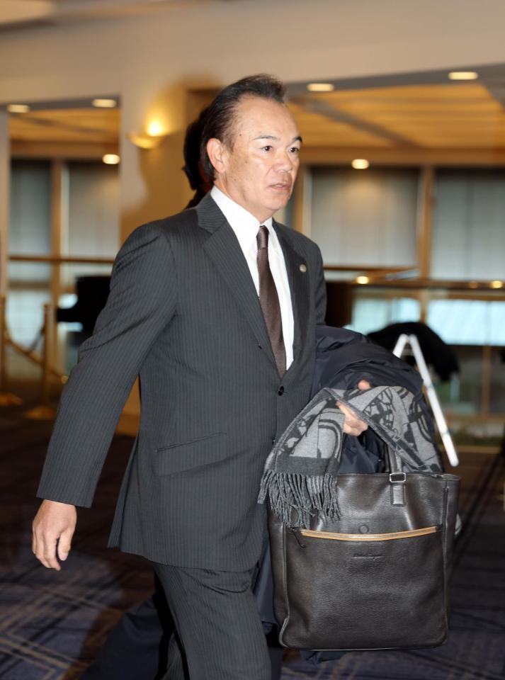 　合同スタッフ会議に出席する和田ヘッドコーチ（撮影・山口登）