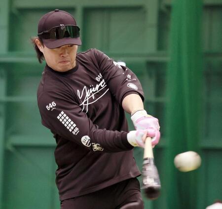 打撃練習をする浜田（撮影・田中太一）