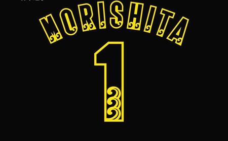 国際通り店・背番号圧着シート（球団提供）