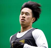 ダッシュで汗を流す岡城（撮影・西田忠信）