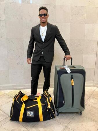 笑顔で来日したモレッタ（球団提供）