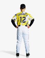 　限定ユニホームの背中側。モデルは坂本（球団提供）