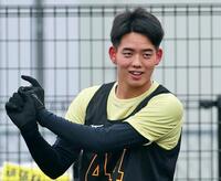 ベースランニングに参加し笑顔を見せる早瀬（撮影・立川洋一郎）