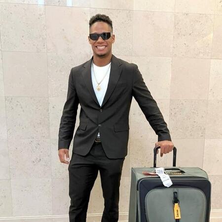 笑顔で来日したモレッタ（球団提供）