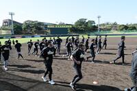 先乗り自主トレがスタート（撮影・田中太一）