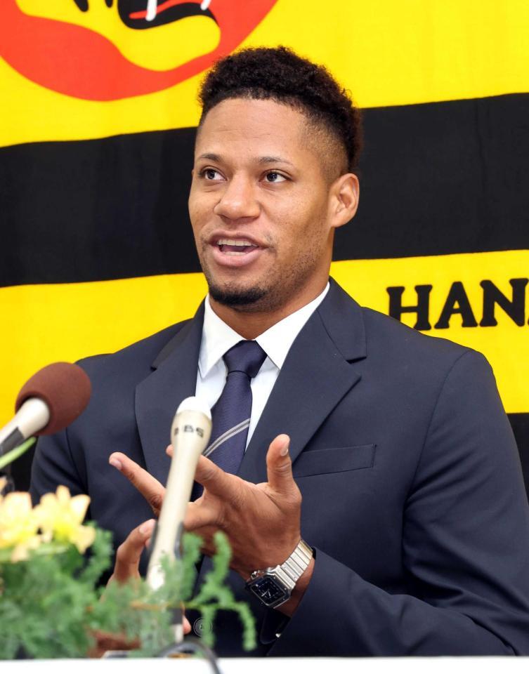 　入団会見で覚えた日本語を披露するモレッタ（撮影・山口登）