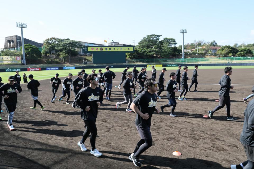 先乗り自主トレがスタート（撮影・田中太一）