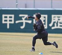 　キャッチボールする立石（撮影・飯室逸平）