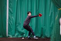 ブルペンで投げ込む阪神・門別啓人＝宜野座（撮影・西田忠信）