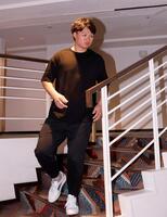 全体ミーティングに向かう森下（撮影・西田忠信）