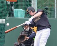 ランチ特打をするディベイニー（撮影・山口登）