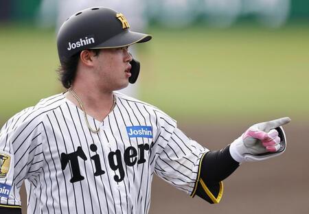 シート打撃で本塁打を放った浜田