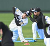 　全体アップに参加する木浪