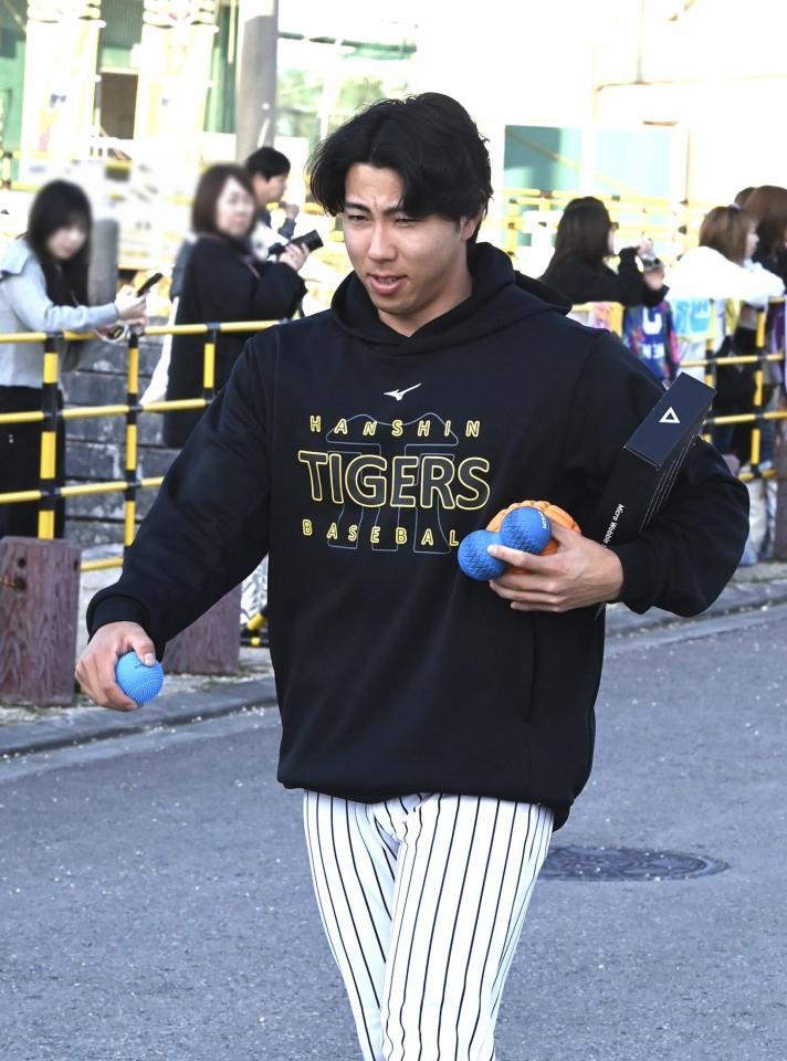 具志川入りする工藤