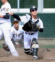 阪神・原口文仁、今季チーム1号のダメ押し2ラン 1ストライクからの