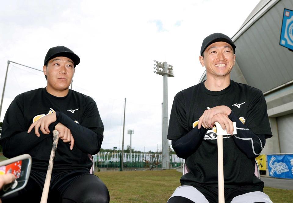 　対談する大山（左）と近本（撮影・西田忠信）