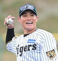 ハツラツと守備練習に励む木浪（撮影・飯室逸平）