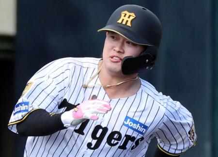 【写真】めっちゃうれしそうな笑顔！ダイヤモンドを一周後に筒井コーチとハイタッチを交わす浜ちゃん