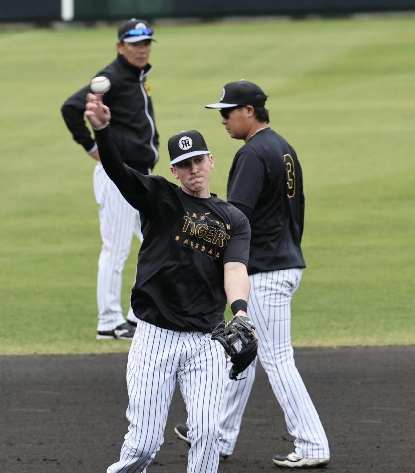 早出特守をするディベイニー（撮影・田中太一）