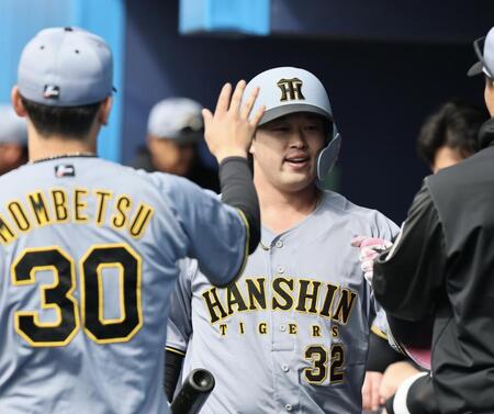 ４回、ソロを放った浜田（撮影・田中太一）