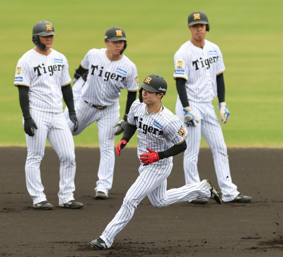走塁練習する中野（撮影・山口登）
