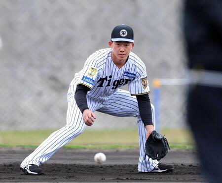 　別メニューでノックを受ける立石（撮影・立川洋一郎）