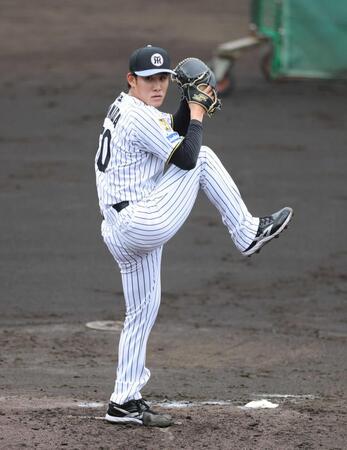 　ライブＢＰに登板する富田