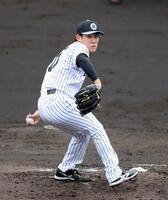 ライブＢＰに登板する富田（撮影・山口登）