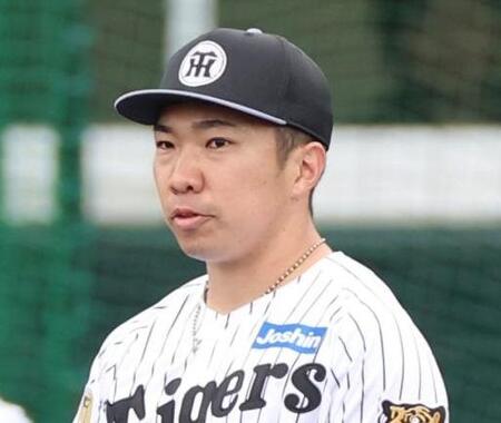 【写真】スタッフらの力で担架で運ばれる石井大智　天を見つめる姿は無念そうな表情にも