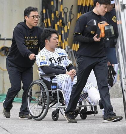 阪神　岡田彰布顧問が「だいぶ心配よこれは」石井大智の緊急降板に「キャンプ中のケガは長引くんよ」