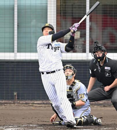 ソロを放つ大山（撮影・飯室逸平）