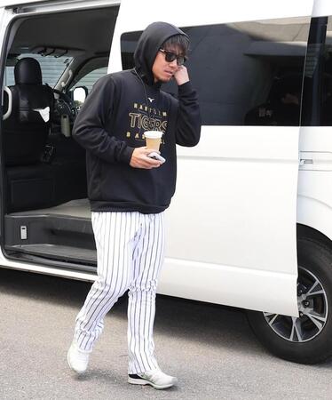 球場に到着した伊藤将