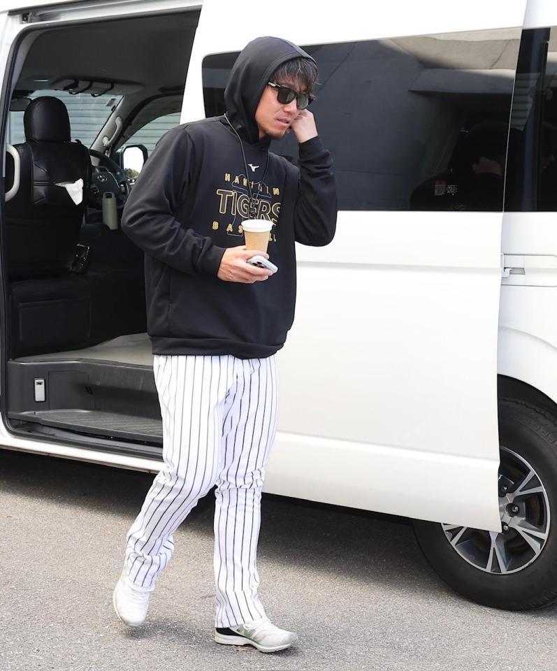 球場に到着した伊藤将