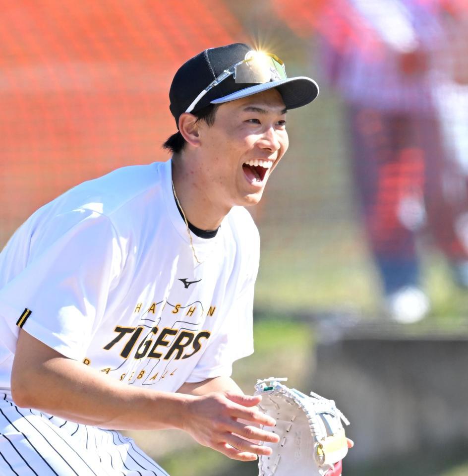 充実の表情で練習に汗を流す湯浅（撮影・飯室逸平）