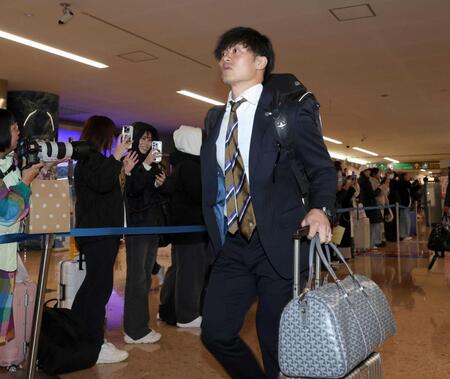 　宮崎入りする坂本