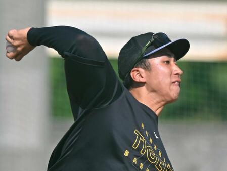 　キャッチボールをする茨木（撮影・飯室逸平）