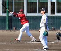 ６回、小郷に３ランを浴びる早川（撮影・立川洋一郎）