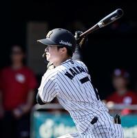 ５回、適時打を放つ中野（撮影・西田忠信）