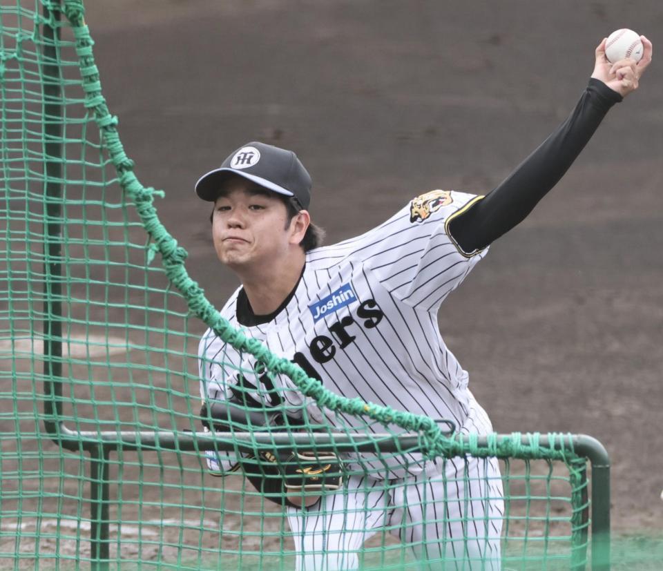 ライブＢＰで投げる高橋（撮影・田中太一）