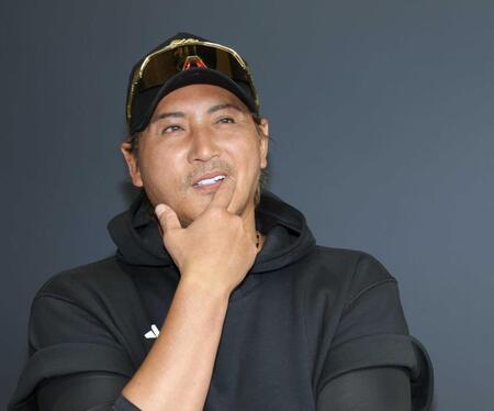 　笑顔で話す日本ハム・新庄監督（撮影・西岡正）